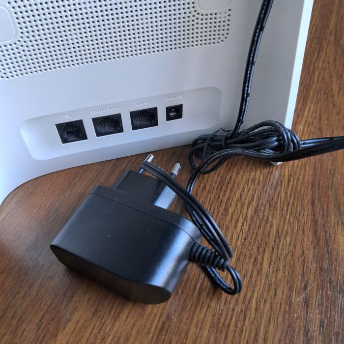 TCL LinkHub router HH63V1