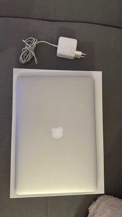 Apple MacBook Air 13" 2017 | 8 GB RAM | 128 GB SSD | Stan bardzo dobry