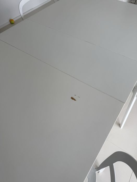 Mesa com cadeiras de cozinha