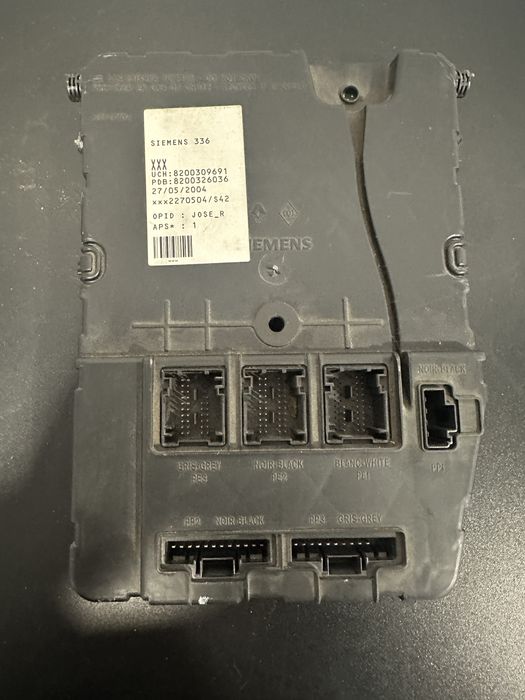 Modulo UCH / Caixa fusiveis Renault Megane II / Scenic  II 1.5 Dci