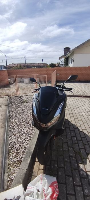 Moto preta  PCX 2023