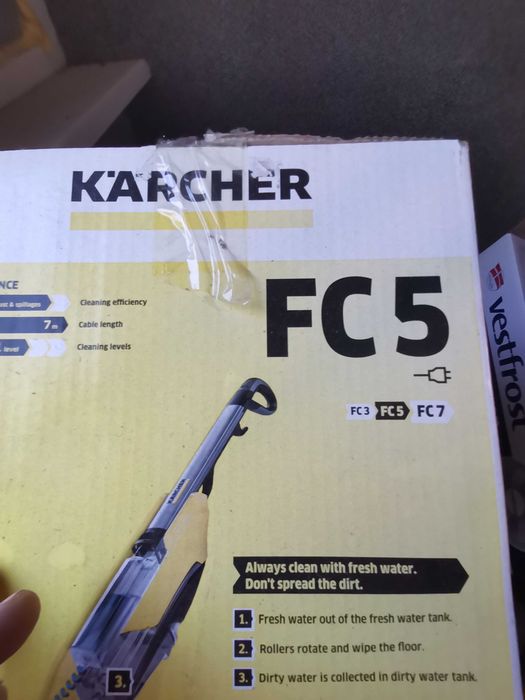 Продам Пылесос FC5
