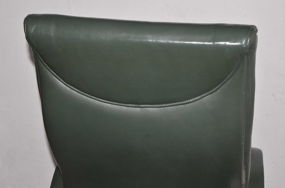 Fotel biurowy, zielona skóra, podstawa jezdna, Profim