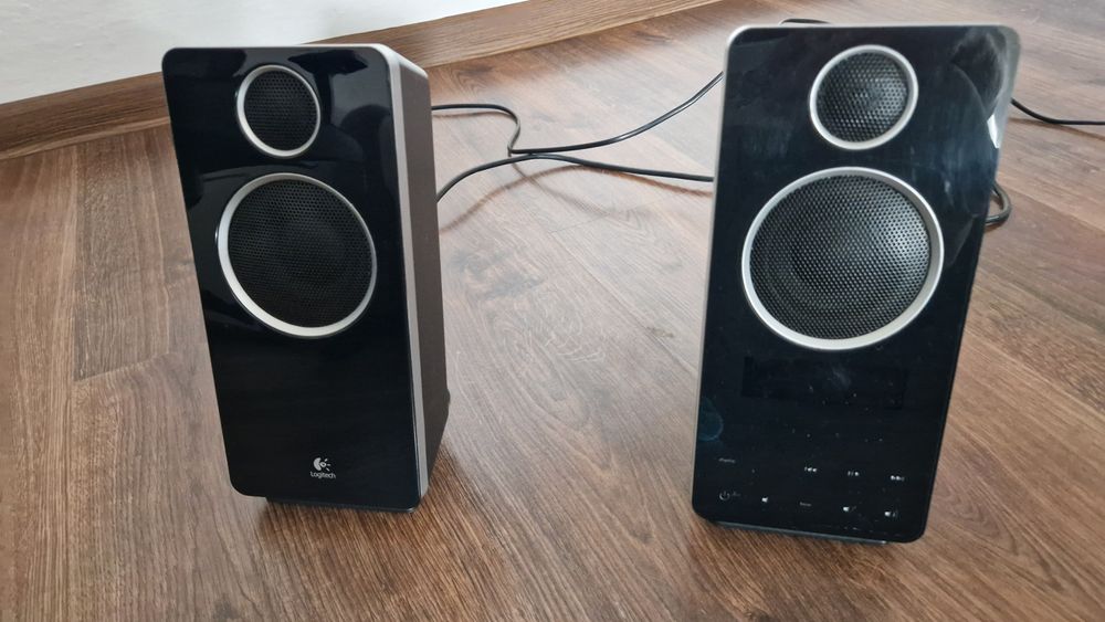 Głośniki Logitech Z-10 30w RMS AUX Panel dotykowy