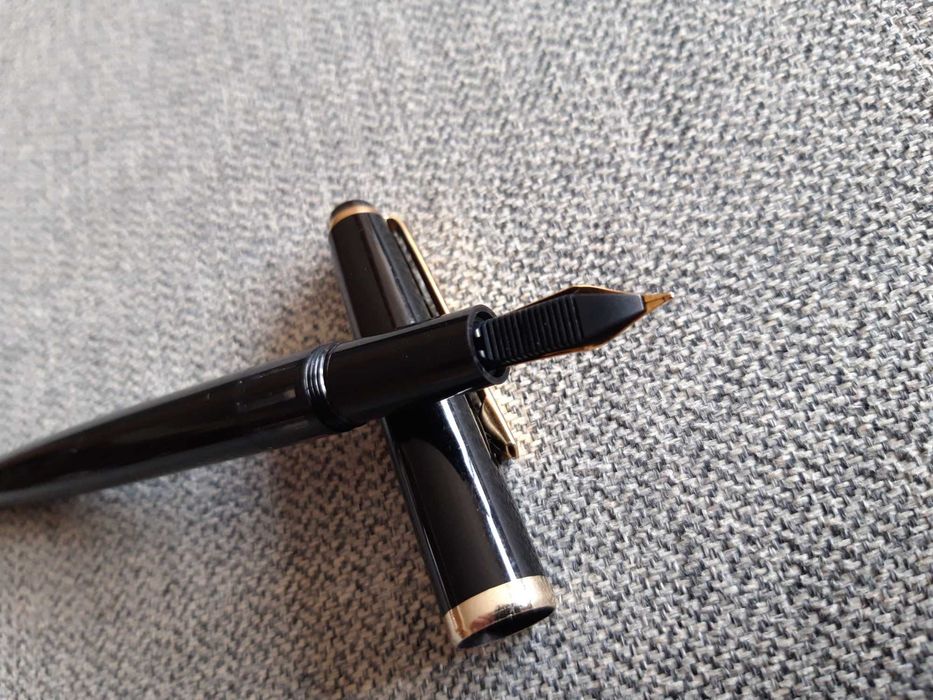 Caneta de tinta permanente