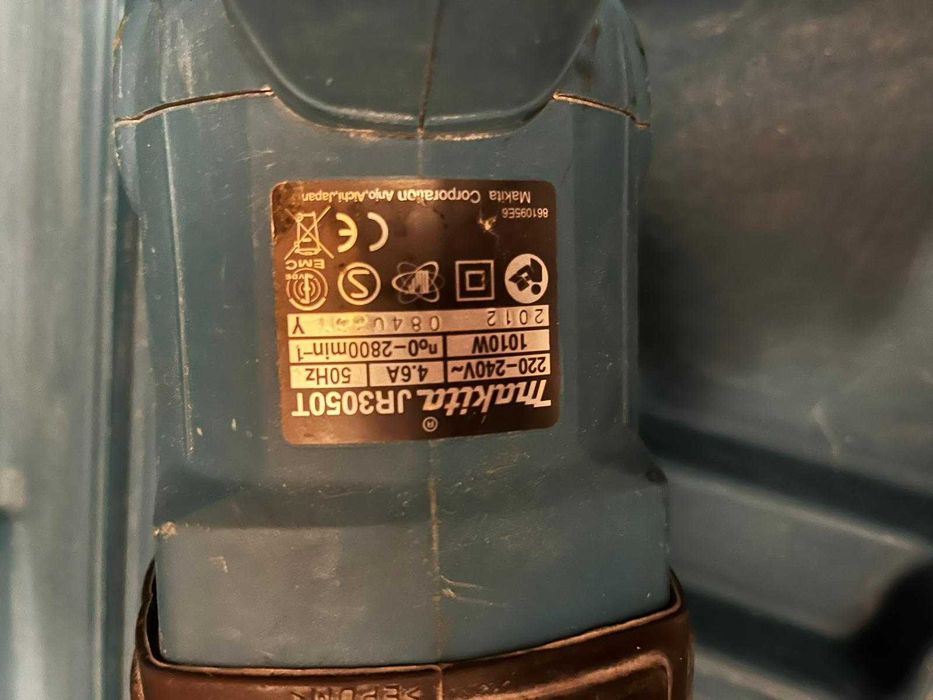 Makita JR3050T – piła szablowa + walizka + ostrza