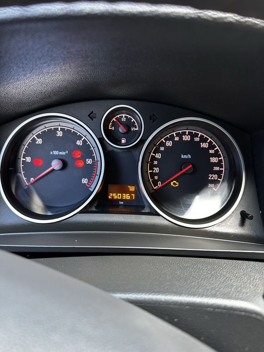 Продам Opel Zafira В 1.7 дизель