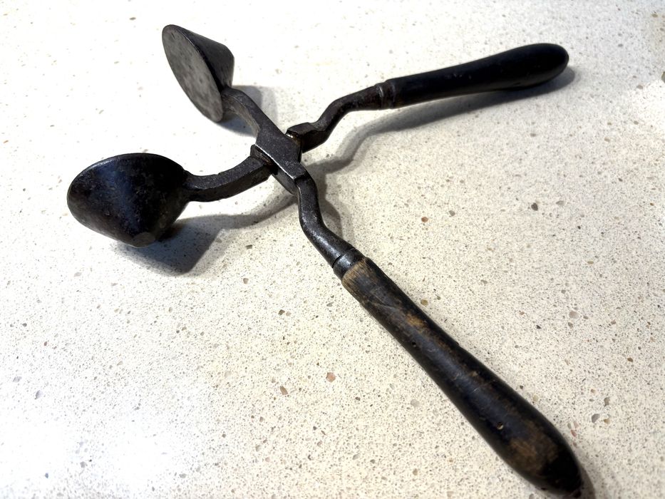 Antique mustache iron - 19th century