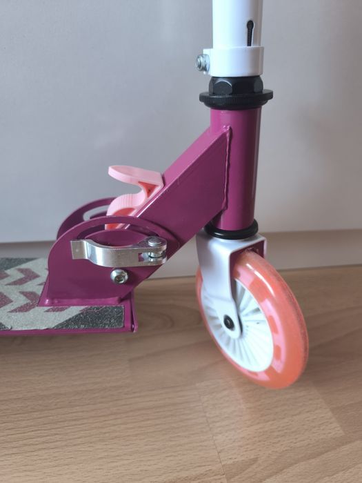 Самокат для дівчинки