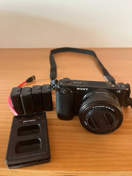 Sony ZV-E10 + SD 128 GB ExtremePro + Lente do kit + 4 Baterias com carregador