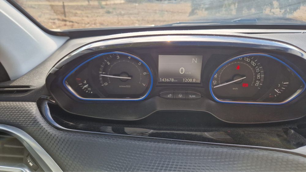 Peugeot 2008 — fotografia 5