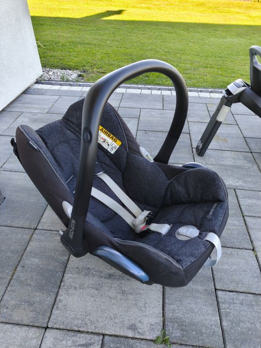 Fotelik samochodowy z bazą  Maxi Cosi Cabrio Fix 0-13kg
