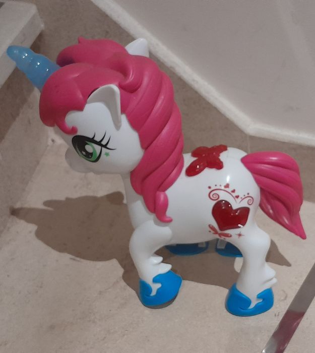 Unicórnio com luz e sons