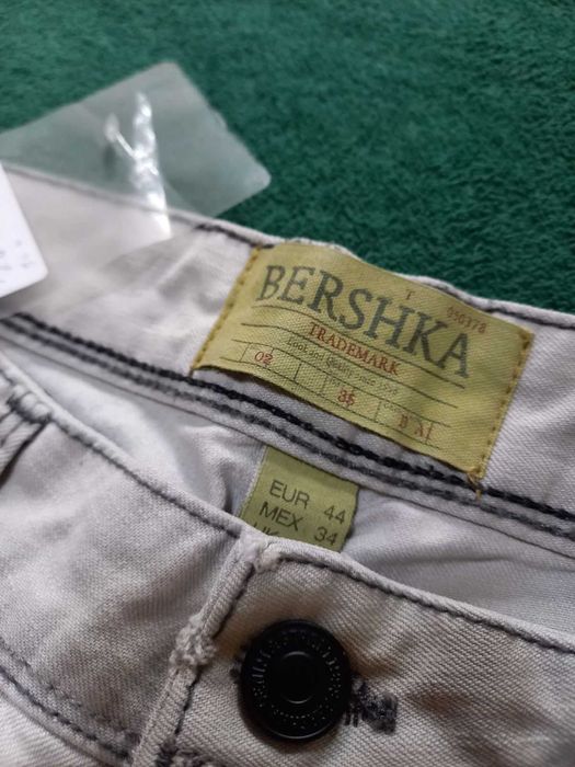 Джинсы Bershka новые