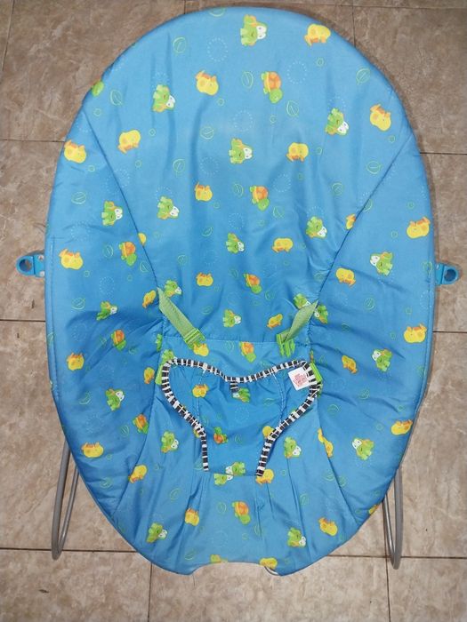 Шезлонг-гойдалка для немовлят 170 грн.