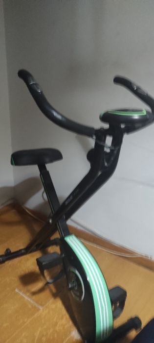 Bicicleta estática ( como nova )