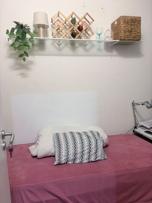 Quarto individual na Amadora