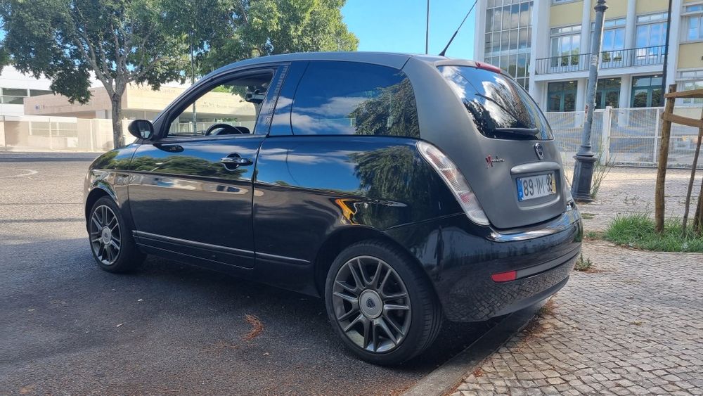 Lancia Ypsilon 1.3 MultiJet Momo Disign