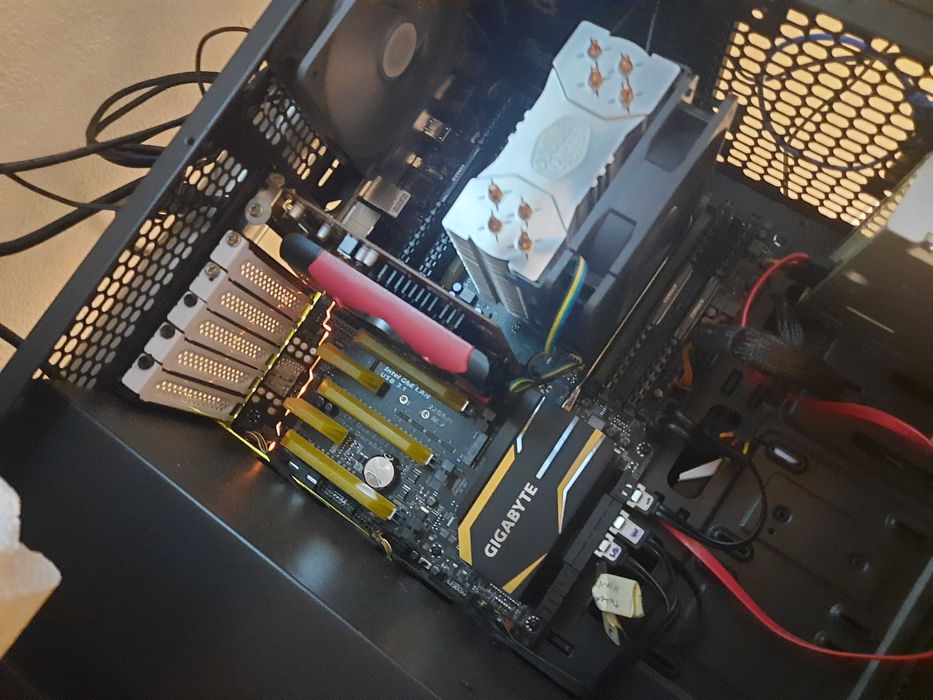 PC Hardware Combo X99 ( Board + CPU + 16GB DDR 4 )