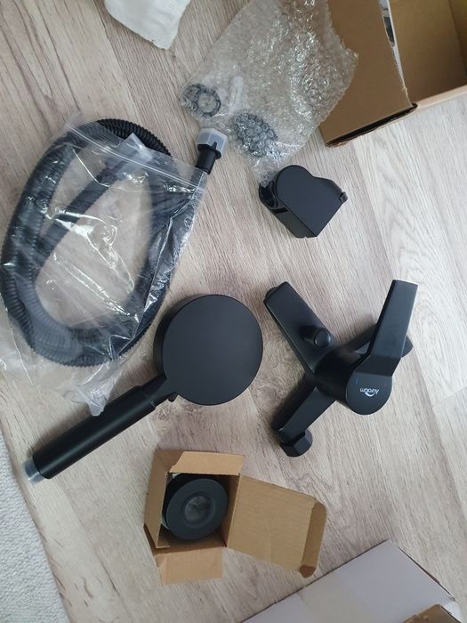 Zestaw prysznicowy bateria,wąż,uchwyt,suchawka