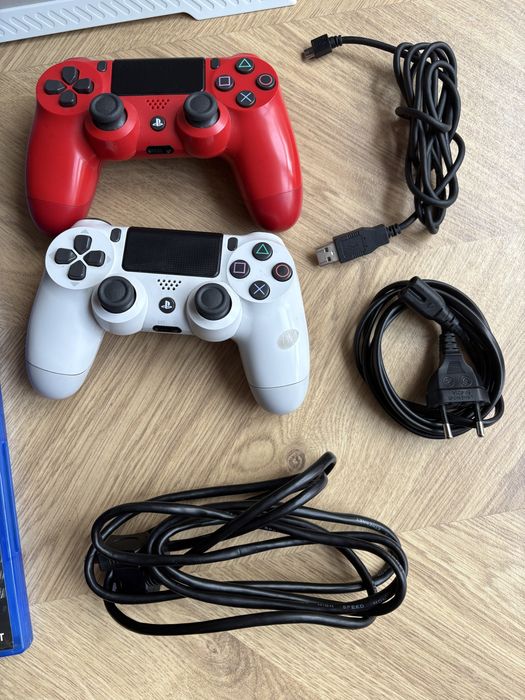 Ps4 slim 500 GB 2 pady