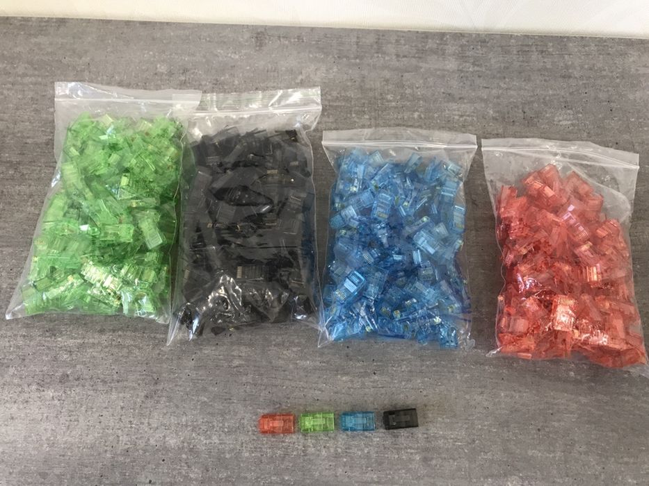 Коннекторы RJ-45 Cat-5e для интернета видеонаблюдения цветные 3 ножа