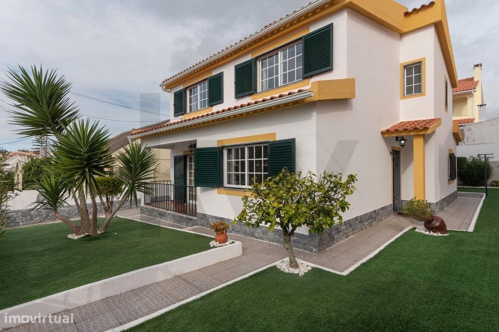 Moradia Isolada T5 em excelente estado