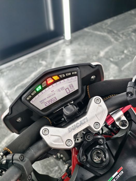Pilne Ducati 939  hypermotard zamiana