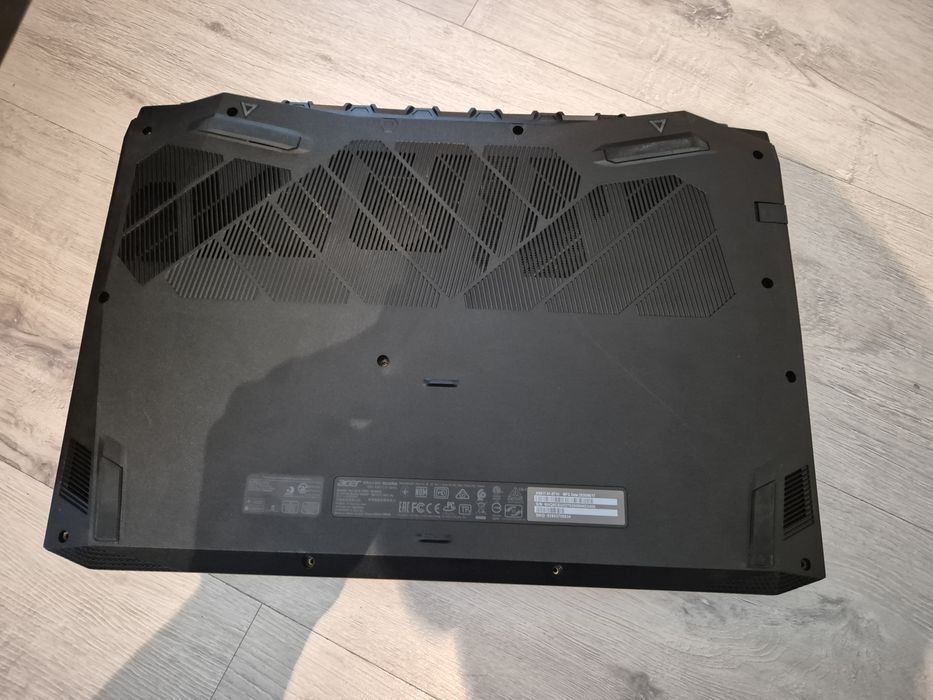 Aser nitro5 17.3,Не рабочий