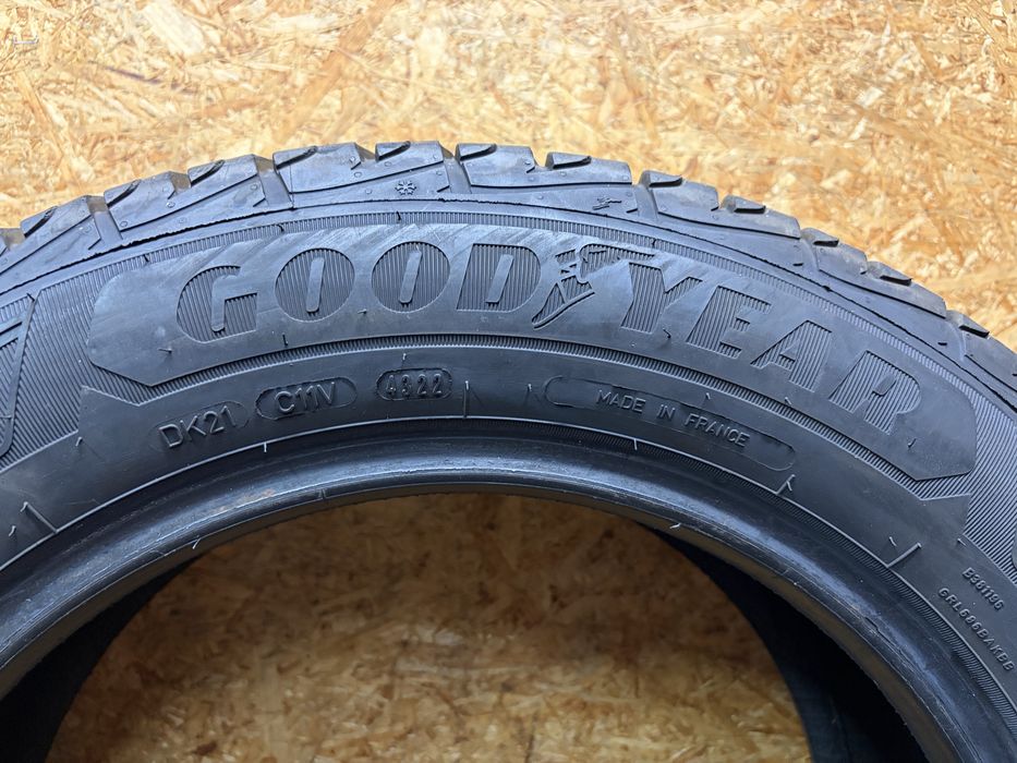 195/65/16C Goodyear Ultra Grip Cargo
