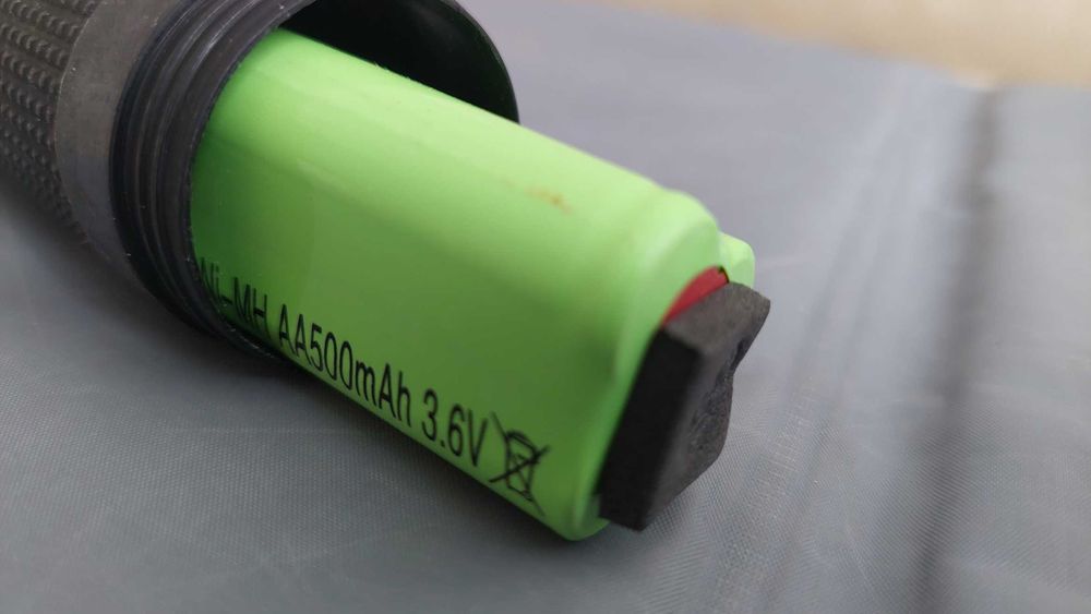 Latarka solarna, szperacz, led; akumulator Ni-MH 3,6 V