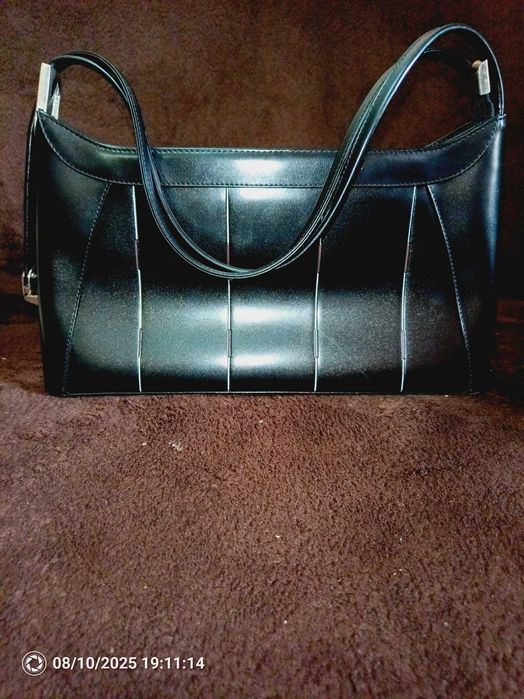 Жіноча шкіряна сумочка, нова, італійського бренду.