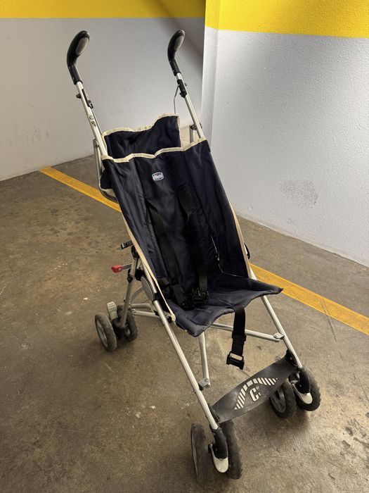 Carrinho de passeio Chicco Caddy – leve e dobrável