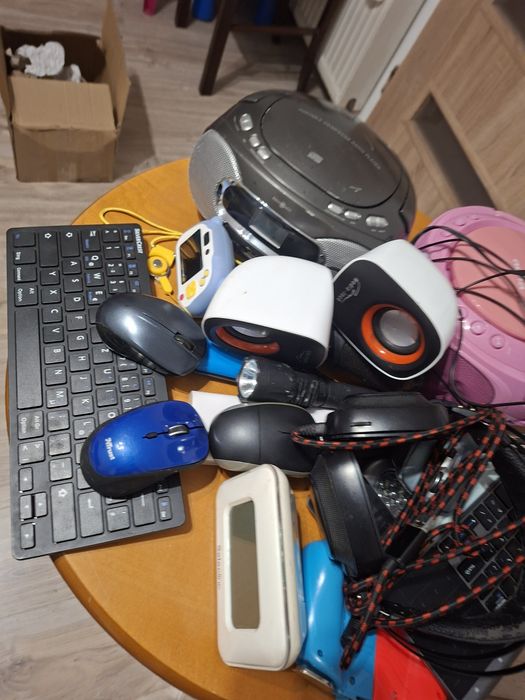 Zestaw różnej elektroniki