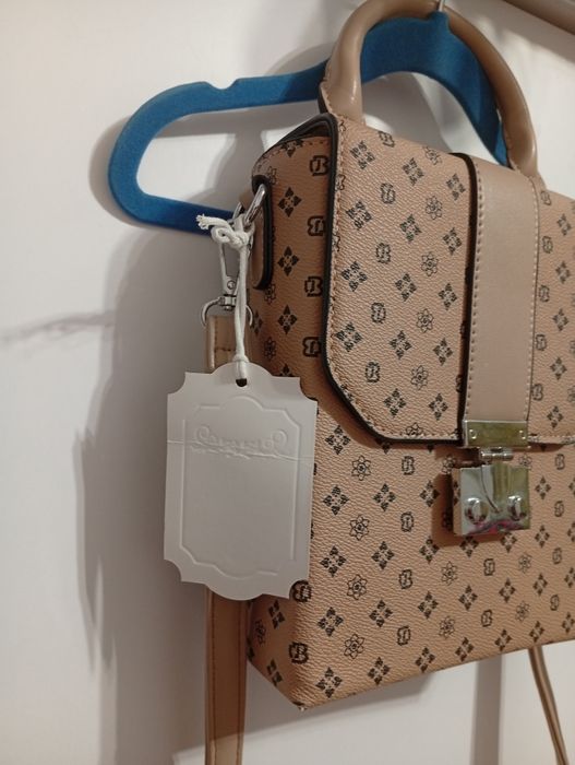 Śliczna mała torebka .Nowa