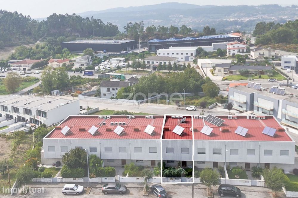 Moradia T3 Banda em Priscos, Braga