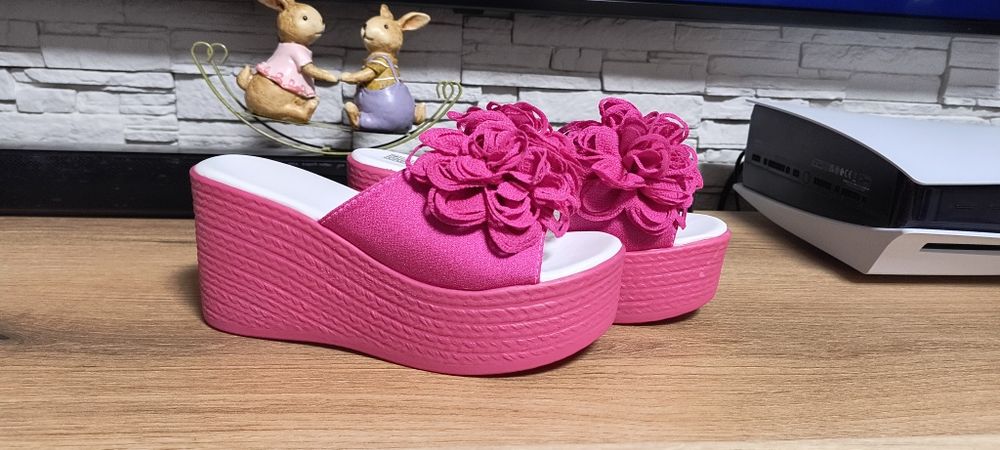 Nowe Klapki na platformie i koturnie rozm 38