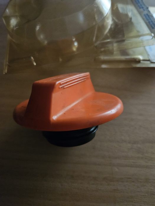 Tampa de deposito combustivel Carro