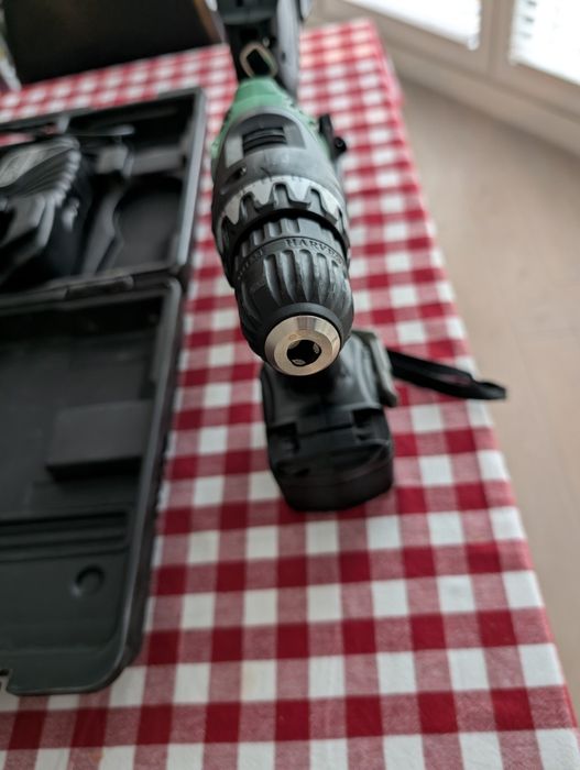 Wkrętarka Hitachi DS 14DVF3 14,4V | Zestaw w walizce + Latarka