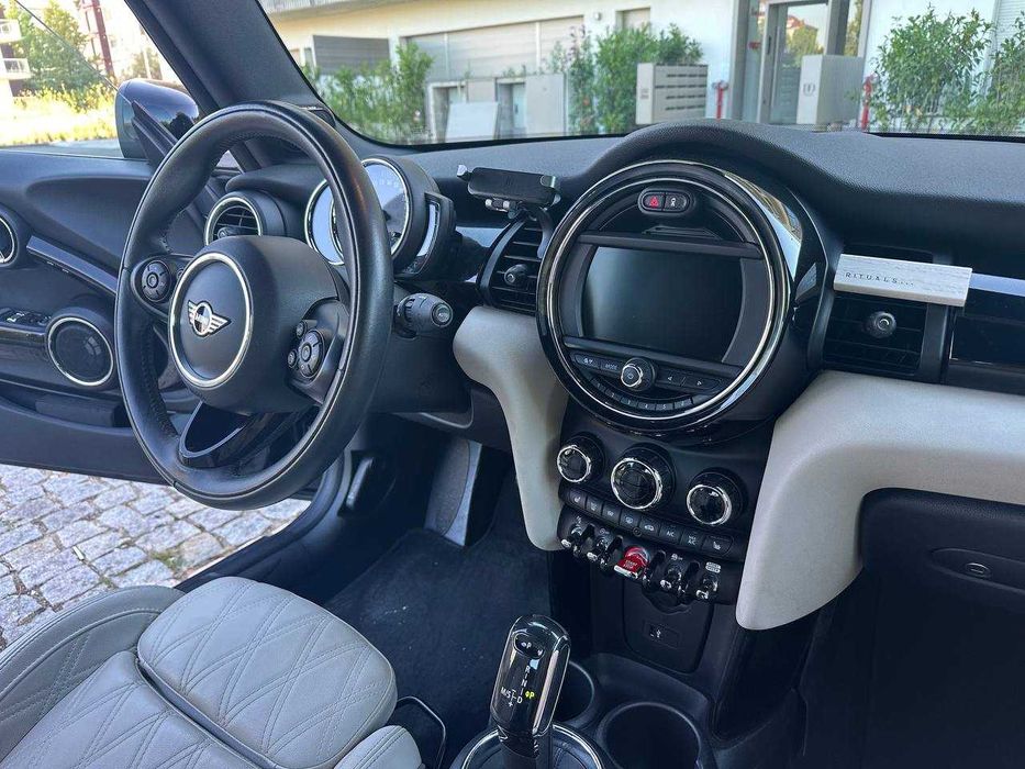 MINI Cooper Cabrio
