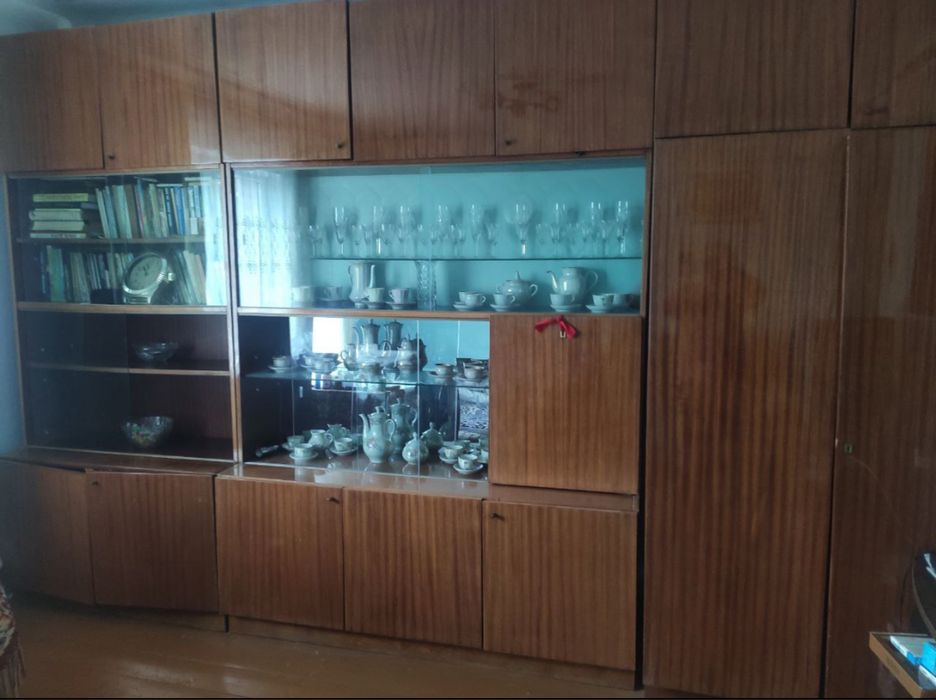 Стінка . Меблі