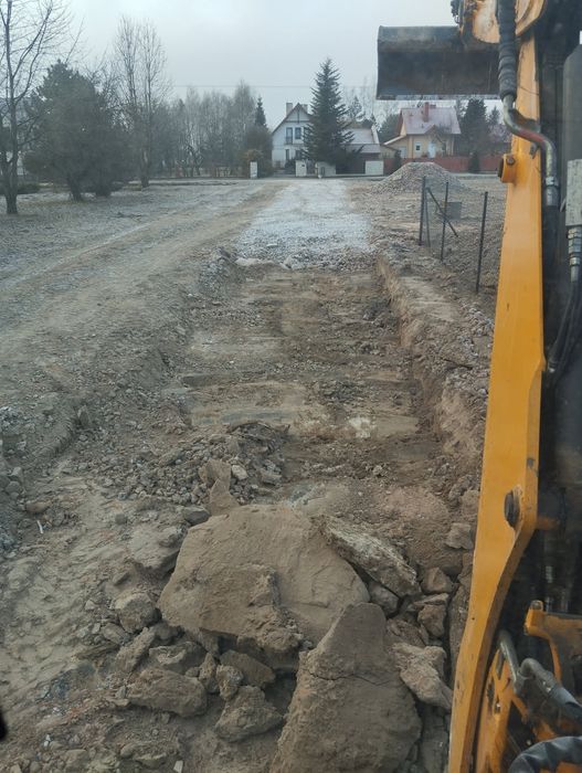 Usługi Koparko-Ładowarką JCB, koparką obrotową, kucie młotem 3CX