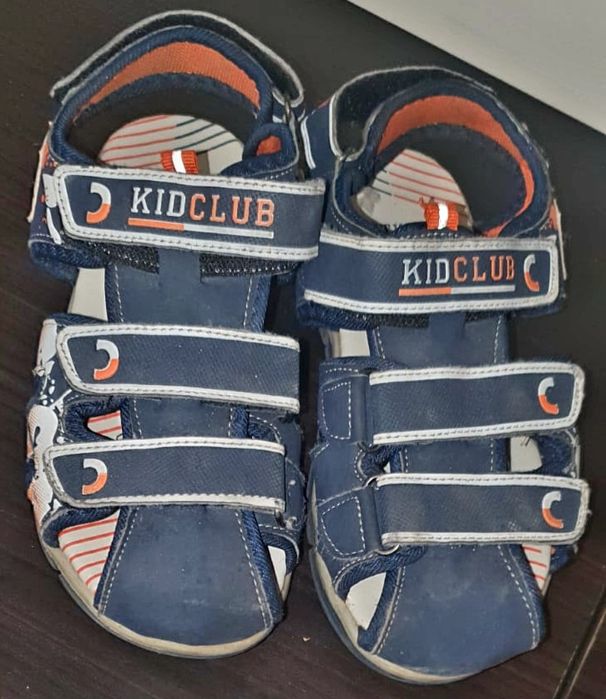 Sandalias de menino