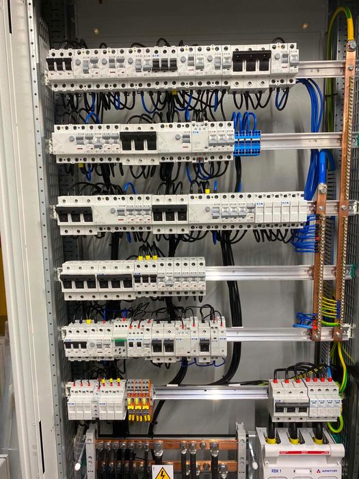 ELEKTRYK – instalacje | awarie | montaż osprzętu