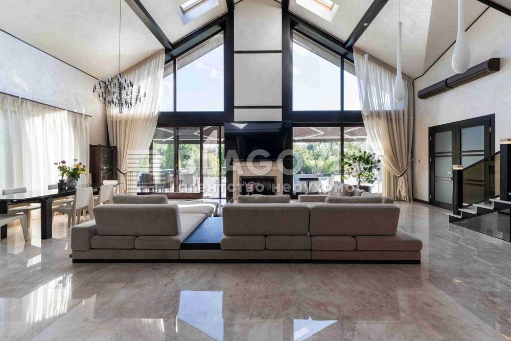 Стоянка БЕЗ % 300м2 Дом с бассейном в закрытом охраняемом КГ