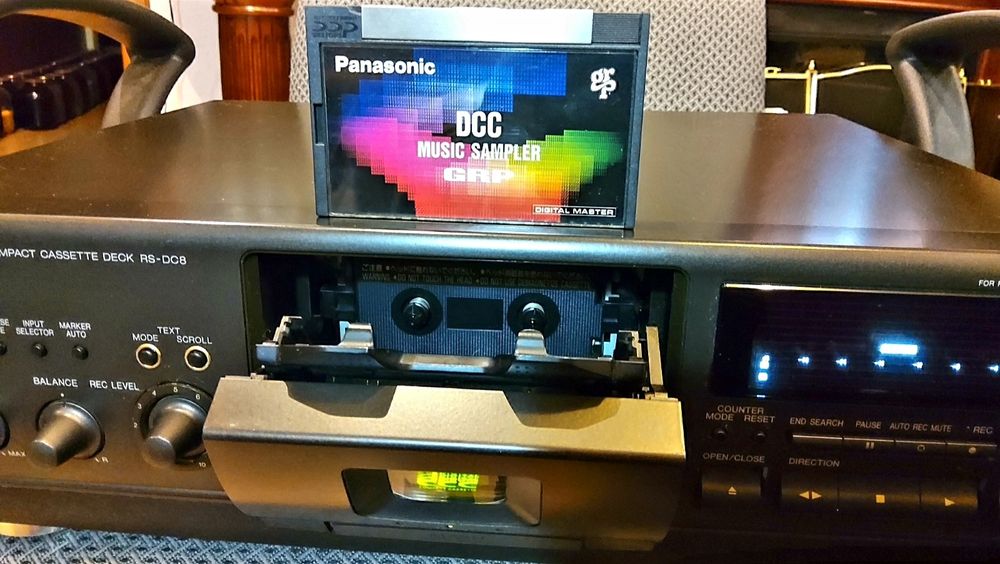 TECHNICS DCC RS-DC8 Цифровая кассетная дека Hi-End.