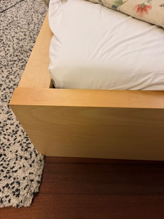 Cama Malm IKEA + Colchão + Mesa Cabeceira