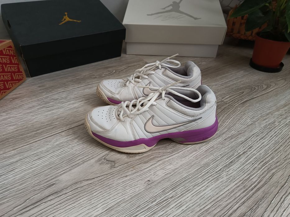 Buty sportowe Nike damskie różowo białe rozmiar 38,5
