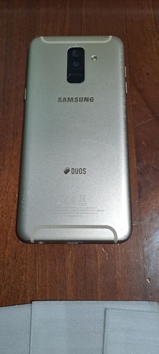Samsung Galaxy A6+ 32GB + Capa + Películas