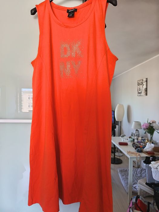Krótka oryginalna sukienka DKNY